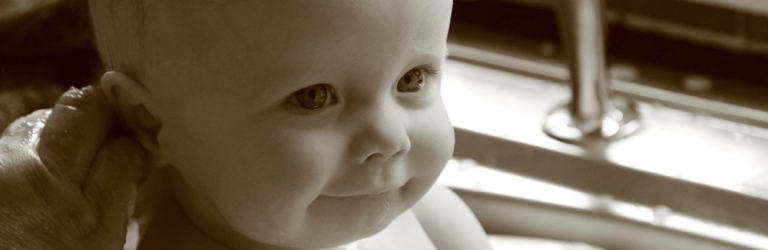 what temperature should a newborn bath be